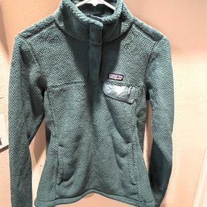 Patagonia Small Fleece in a teal/turquoise color